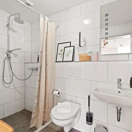 Greenhouse Living Fagus Mit Terrasse Und Feuerstelle - 6 Minuten Nach Winterberg - 4 Minuten Zur Ruhrquelle - Wandern - Mountainbike Fahren - Reisen Mit Hund & Geniessen Apartment *