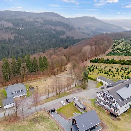 Greenhouse Living Fagus Mit Terrasse Und Feuerstelle - 6 Minuten Nach Winterberg - 4 Minuten Zur Ruhrquelle - Wandern - Mountainbike Fahren - Reisen Mit Hund & Geniessen *