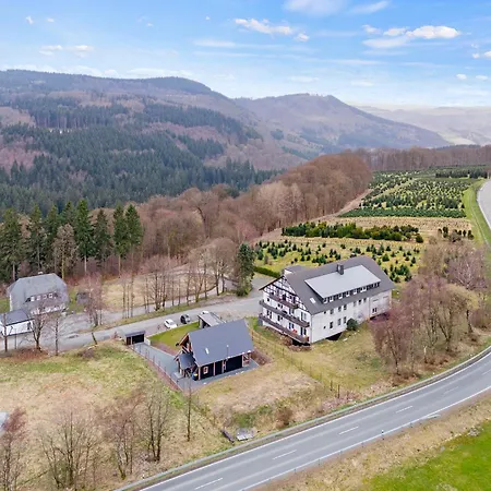 Greenhouse Living Fagus Mit Terrasse Und Feuerstelle - 6 Minuten Nach Winterberg - 4 Minuten Zur Ruhrquelle - Wandern - Mountainbike Fahren - Reisen Mit Hund & Geniessen *