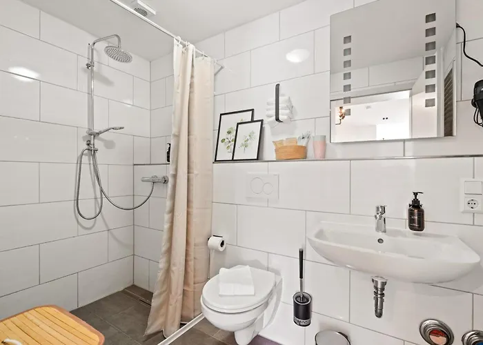 Greenhouse Living Fagus Mit Terrasse Und Feuerstelle - 6 Minuten Nach Winterberg - 4 Minuten Zur Ruhrquelle - Wandern - Mountainbike Fahren - Reisen Mit Hund & Geniessen Appartement *