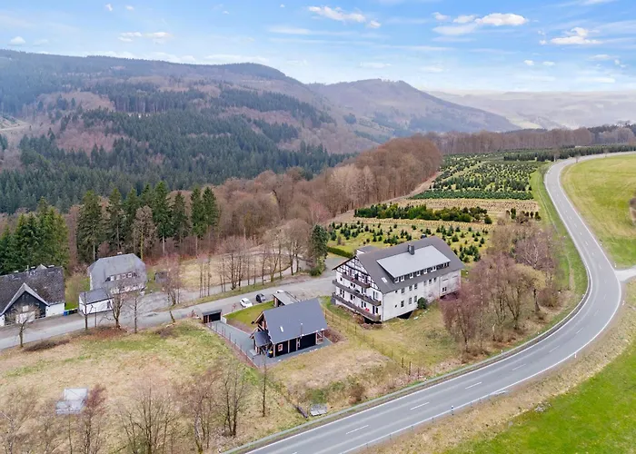 Greenhouse Living Fagus Mit Terrasse Und Feuerstelle - 6 Minuten Nach Winterberg - 4 Minuten Zur Ruhrquelle - Wandern - Mountainbike Fahren - Reisen Mit Hund & Geniessen *